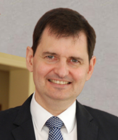 Dr. Christophe Llorens